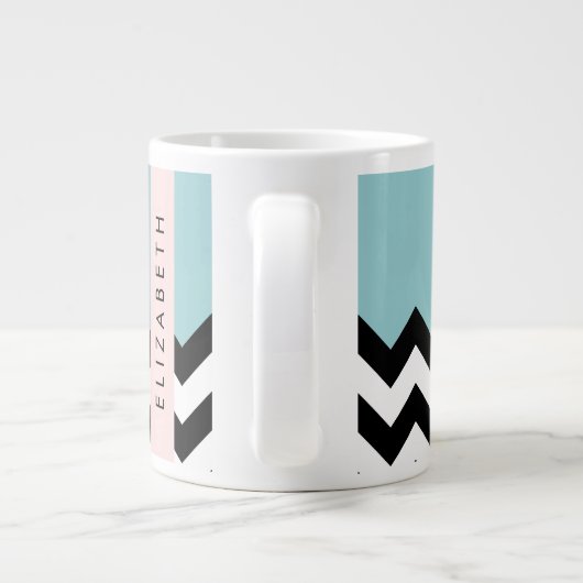 Zwart-wit Zigzag, Chevron, Blauw, Jouw naam Grote Koffiekop (Achterkant)