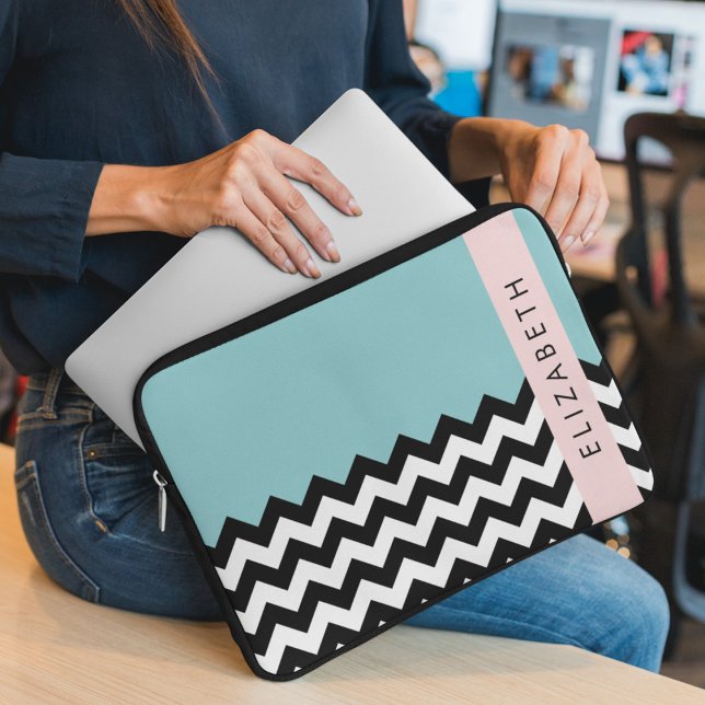 Zwart-wit Zigzag, Chevron, Blauw, Jouw naam Laptop Sleeve (Creator heeft geüpload)