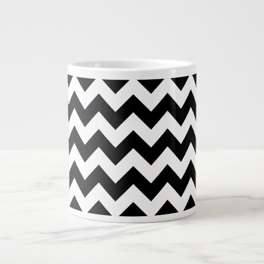 Zwart-wit Zigzag, Chevron Pattern, Jouw naam Grote Koffiekop (Voorkant)