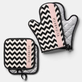 Zwart-wit Zigzag, Chevron Pattern, Jouw naam Ovenwant & Pannenlap Set (Voorkant / Achterkant)
