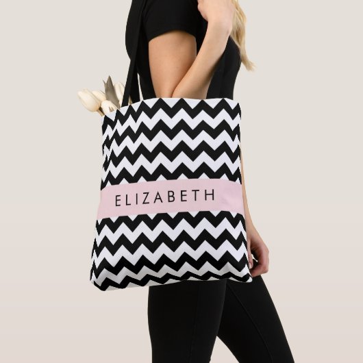 Zwart-wit Zigzag, Chevron Pattern, Jouw naam Tote Bag (Dichtbij)