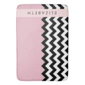 Zwart-wit Zigzag, Chevron, Roze, Jouw naam Badmat (Voorkant Verticaal)