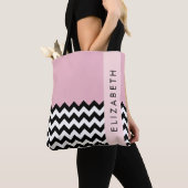 Zwart-wit Zigzag, Chevron, Roze, Jouw naam Tote Bag (Dichtbij)