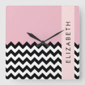 Zwart-wit Zigzag, Chevron, Roze, Jouw naam Vierkante Klok (Voorkant)