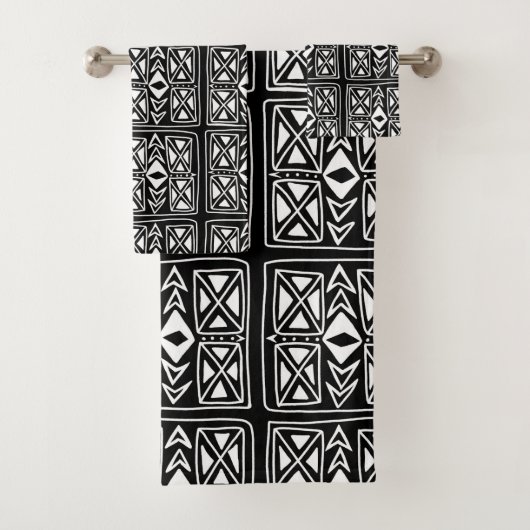 Zwart-wit Zigzag Geometric Boho Patroon Bad Handdoek (Insitu)
