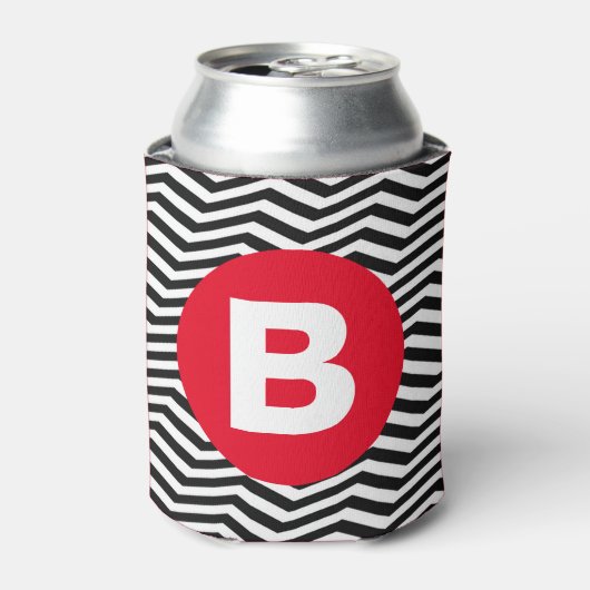 Zwart-wit zigzagpatroon met rode monogram blikjeskoeler (Blikje Voorkant)