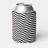 Zwart-wit zigzagpatroon met rode monogram blikjeskoeler (Blikje Achterkant)