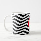 Zwart-wit zigzagpatroon met rode monogram koffiemok (Links)