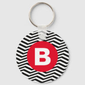 Zwart-wit zigzagpatroon met rode monogram sleutelhanger (Achterkant)