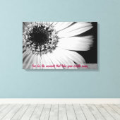 Zwart-wit Zonnebloem met Life Quote Canvas Afdruk (Insitu (Houten vloer))