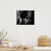 Zwart-witboomstronk reflecterend in water 16x20 poster (Keuken)