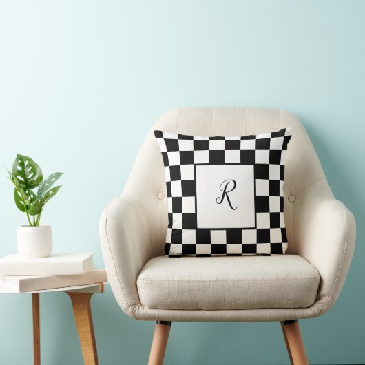 Zwart-witcontrolerboard ontwerp met monogram kussen (Stoel)