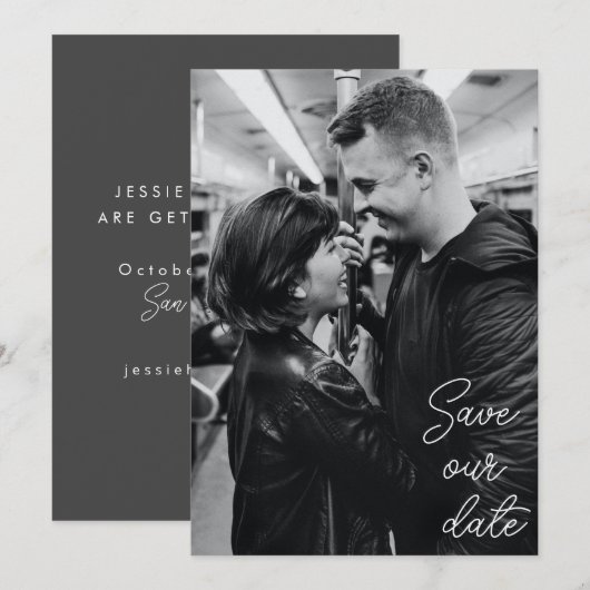 Zwart-witfoto Moderne handgeschreven bruiloft Save The Date (Voorkant / Achterkant)