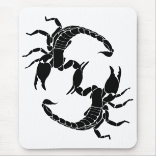 Zwart-witletters S - twee Scorpions Muismat