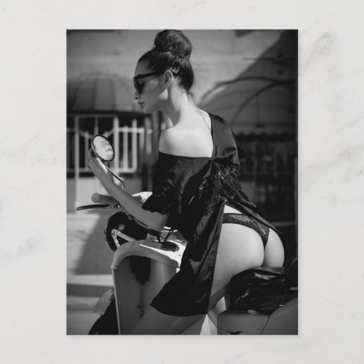 Zwart-witlingerie Model art. briefkaart (Voorkant)