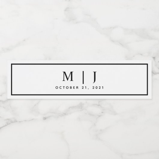 Zwart-witmonogram minimalistische bruiloft waterfles etiket (Enkel label)