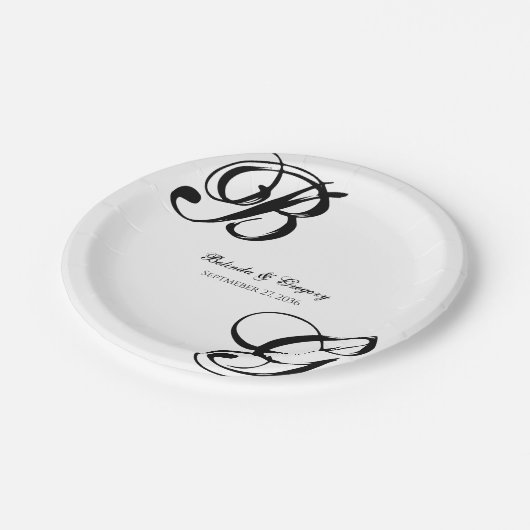 Zwart-witscript monogram bruiloft papieren bordje (Gekanteld)