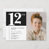 Zwart Witte 12e verjaardagsuitnodiging Chic Foto Kaart (Voorkant)