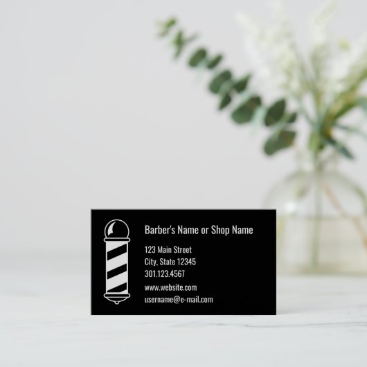 Zwart-witte Barber met 2 ronde Sjablonen korting o Visitekaartje (Staand voorkant)