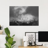 Zwart-witte bergen in wolken poster (Thuiskantoor)