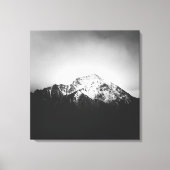 Zwart-witte besneeuwde berg canvas afdruk (Voorkant)