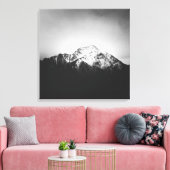 Zwart-witte besneeuwde berg canvas afdruk (Insitu (Woonkamer))