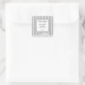 Zwart-witte bloemen op strepen vierkante sticker (Tas)