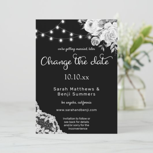 Zwart & Witte Bloemensluiers Wijzig de Datum Kaart (Staand voorkant)