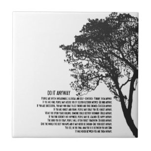 Zwart-witte boom doet het in ieder geval tegeltje