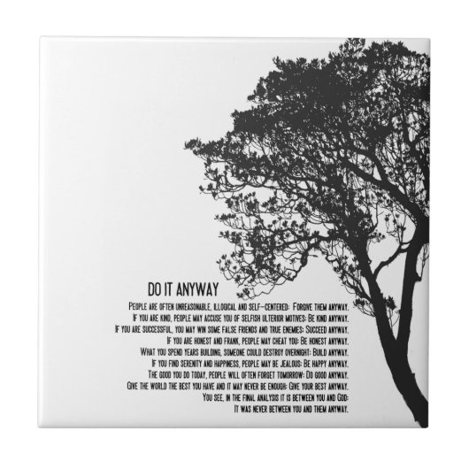 Zwart-witte boom doet het in ieder geval tegeltje (Voorkant)