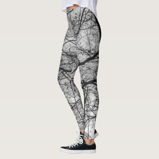 Zwart-witte boomtak afdrukken op leggings (Links)
