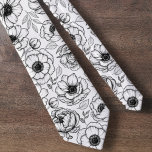 Zwart Witte Botanische Bloempatroon Stropdas<br><div class="desc">Voeg een vleugje verfijning toe aan uw outfit met deze stijlvolle stropdas, met een mooi zwart-wit botanisch bloemenpatroon. Ontworpen om bloemig te zijn zonder overdreven vrouwelijk te zijn, slaat deze das de perfecte balans tussen elegantie en subtiliteit. Het patroon, dat doet denken aan hoogwaardige Franse modehuizen, voegt een verfijnd tintje...</div>