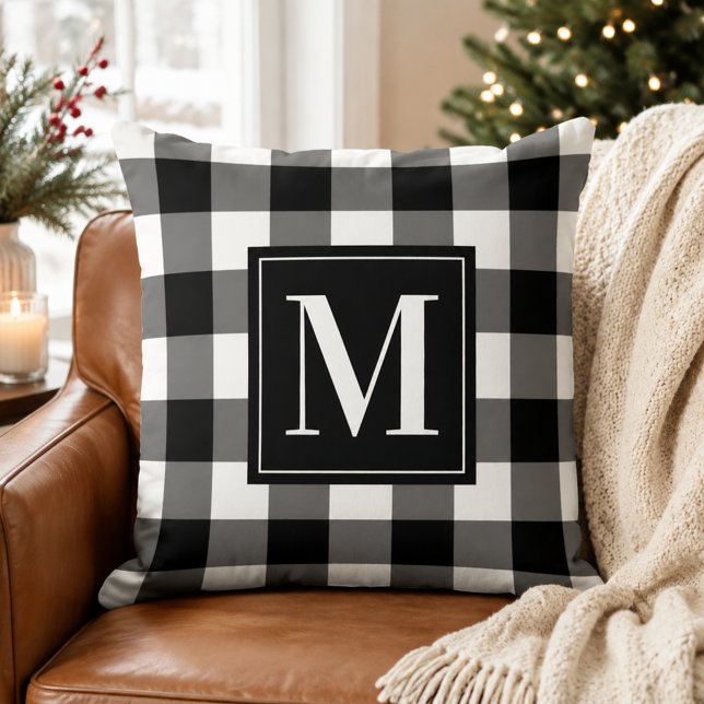 Zwart Witte Buffalo Plaid Kerst Monogram Kussen (Creator heeft geüpload)