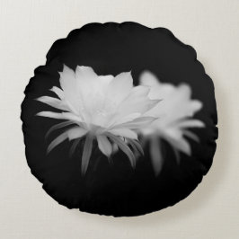 Zwart-witte cactusbloem rond kussen