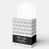 Zwart & Witte Calligrafie Vintage Damast Bruiloft Bedankdoosjes (Geopend)