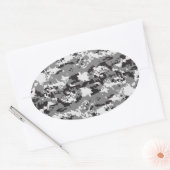Zwart-witte Camouflage Ovale Sticker (Envelop)