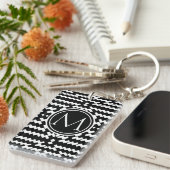 Zwart-witte Chevron Monogram Sleutelhanger (Voorkant Rechts)