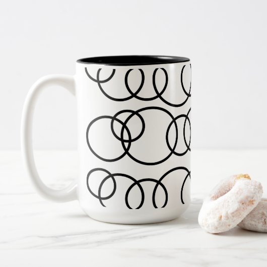 Zwart-witte cirkels bellenpatroon tweekleurige koffiemok (Met donut)