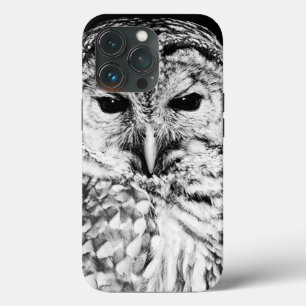 Zwart-witte close-up van het gezicht van een uil iPhone 13 pro hoesje