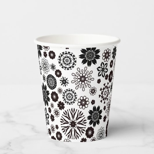 Zwart Witte Cute Bloemige Sweet 16 Gepersonaliseer Papieren Bekers (Achterkant)