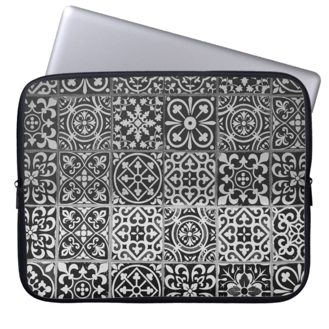 Zwart-witte damppatronen laptop sleeve (Voorkant)