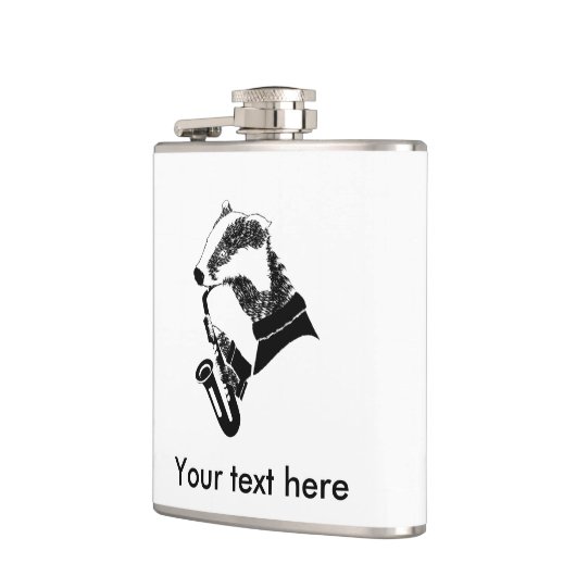 Zwart-witte dassen spelen een saxofoon heupfles (Links)