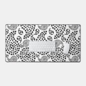 Zwart-witte dog en harten afdrukken van paisley bureaumat (Keyboard & Muis)