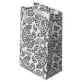 Zwart-witte dog en harten afdrukken van paisley klein cadeauzakje (Achterkant Gekanteld)