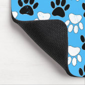 Zwart-witte en rode vlekken op blauwe achtergrond muismat (Hoek)