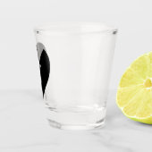 Zwart-witte gebroken hartkunst shot glas (Rechts)