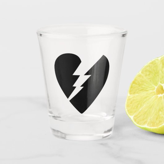 Zwart-witte gebroken hartkunst shot glas (Voorkant)