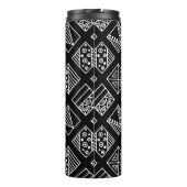 Zwart-witte geometrische achtergrond met hand d thermosbeker (Achterkant)