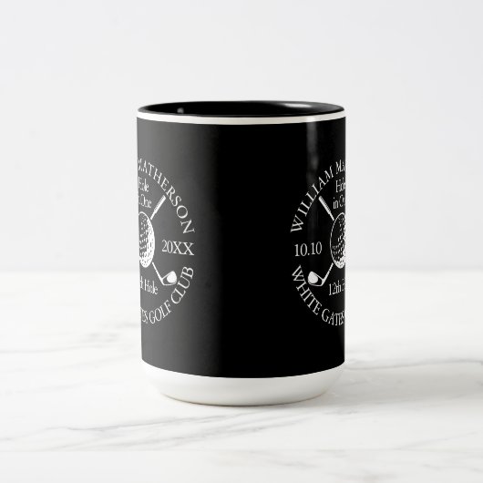 Zwart-witte golfbal en -clubs aangepast voor hole- tweekleurige koffiemok (Center)