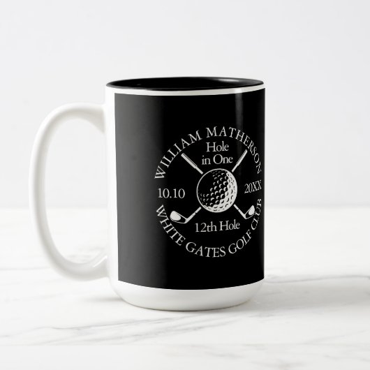 Zwart-witte golfbal en -clubs aangepast voor hole- tweekleurige koffiemok (Links)